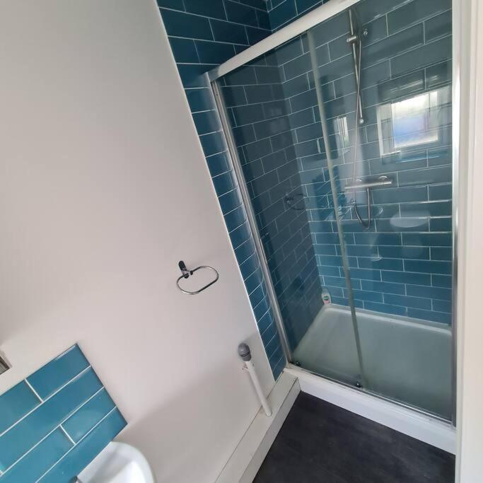 Groundfloor One Bedroom Apartment Райд Екстериор снимка